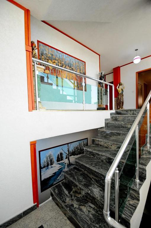 טיראנה Hotel Lubjana מראה חיצוני תמונה