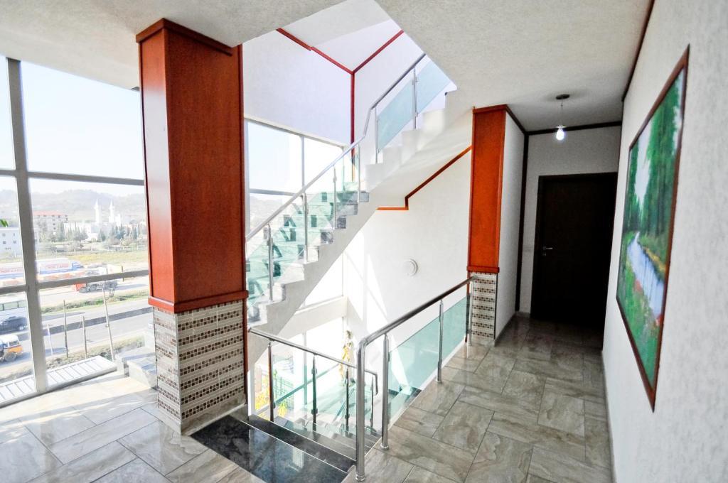 טיראנה Hotel Lubjana מראה חיצוני תמונה