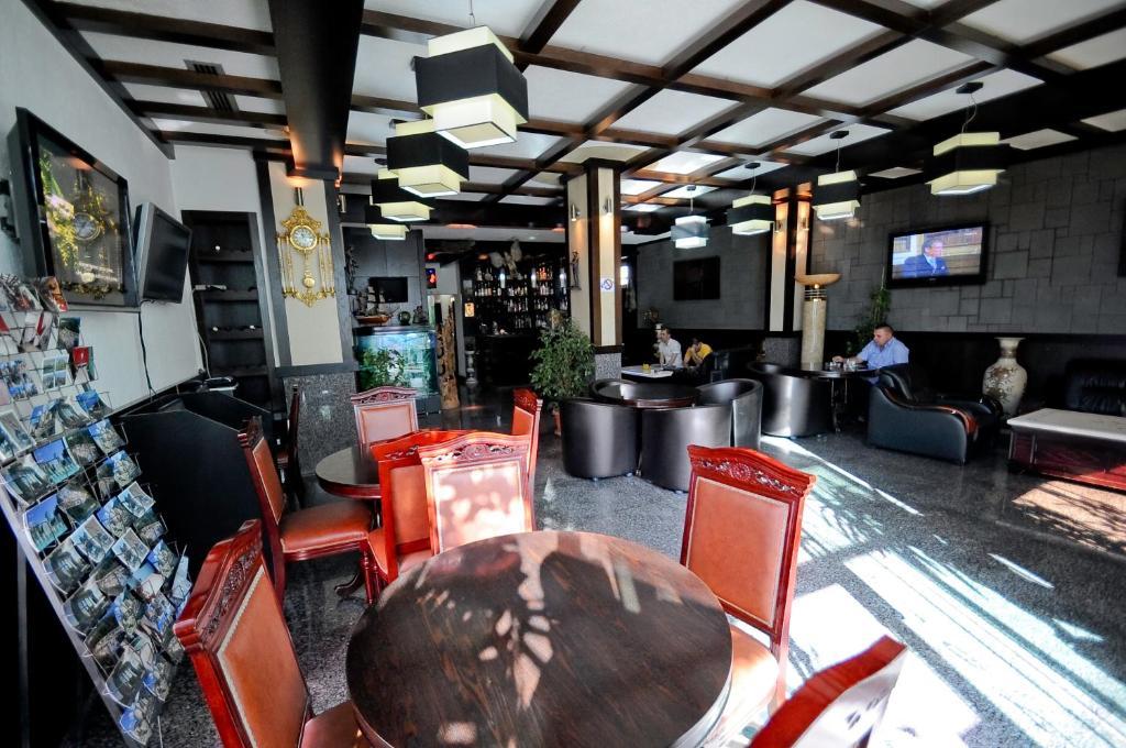 טיראנה Hotel Lubjana מראה חיצוני תמונה