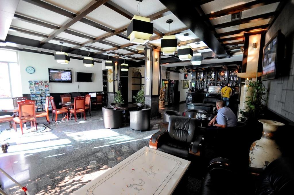 טיראנה Hotel Lubjana מראה חיצוני תמונה