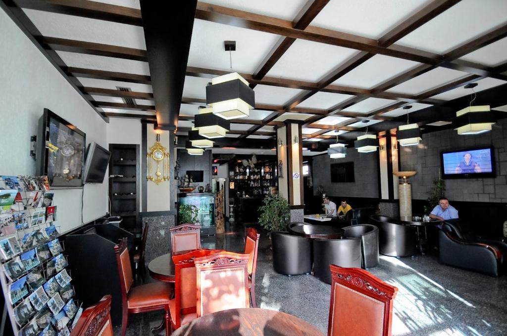 טיראנה Hotel Lubjana מראה חיצוני תמונה