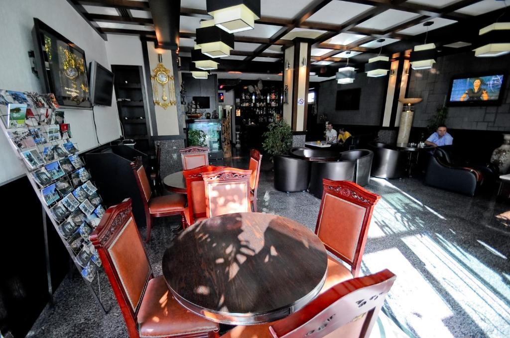 טיראנה Hotel Lubjana מראה חיצוני תמונה