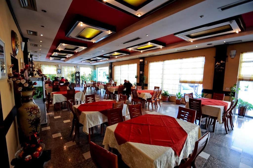טיראנה Hotel Lubjana מראה חיצוני תמונה